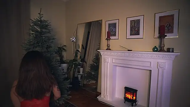 Leona Mell online show from December 16, 1:21 am