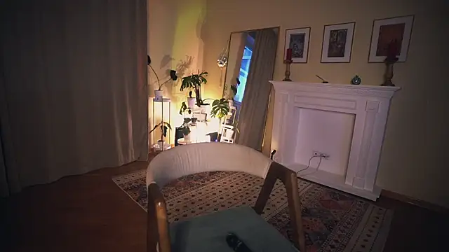 Leona Mell online show from January 5, 2:38 am