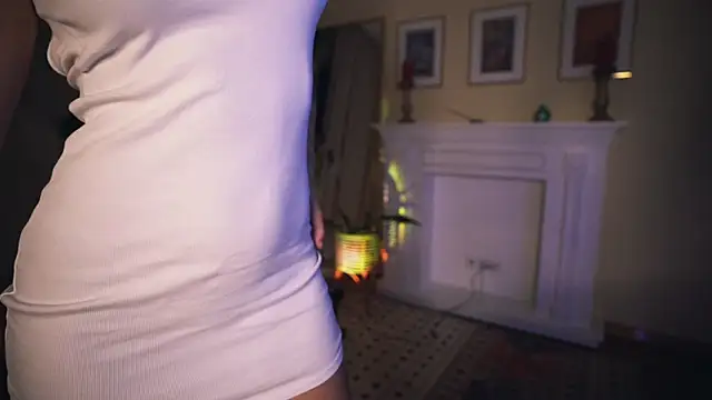 Leona Mell online show from February 5, 9:50 pm