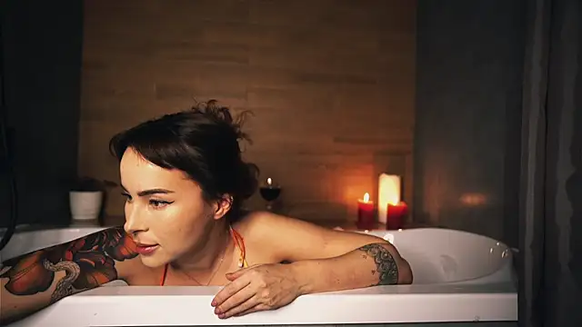 Leona Mell online show from March 17, 10:06 pm