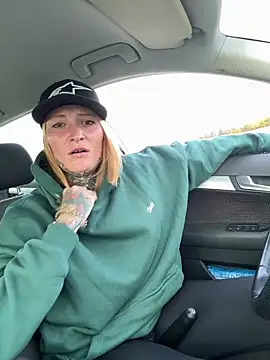 Snapshot of redNatified chatting on October 19, 3:12 pm redNatified online show from October 19, 3:12 pm