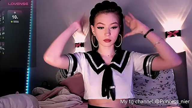 diana nier online show from December 7, 9:33 pm