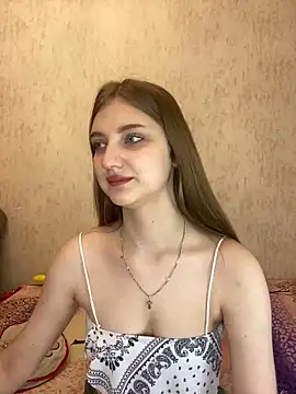 Snapshot of MollyDolle chatting on December 16, 7:21 pm MollyDolle online show from December 16, 7:21 pm