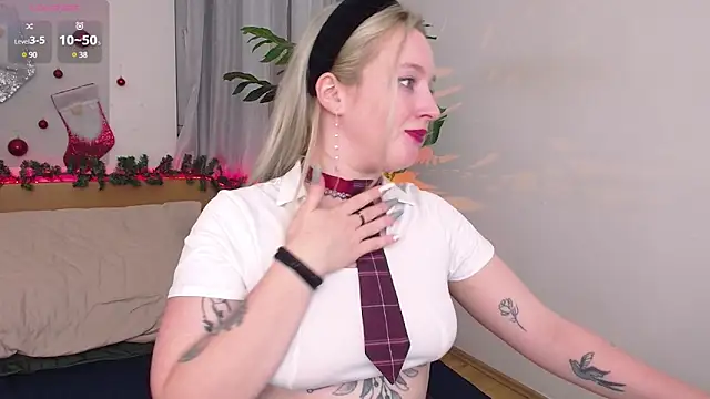 Nicole  Aniston  online show from January 4, 6:30 pm