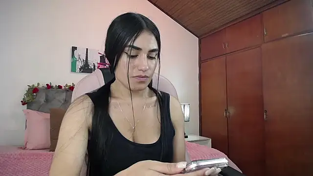 Snapshot of Alheli_16 chatting on February 12, 1:37 pm Alheli 16 online show from February 12, 1:37 pm