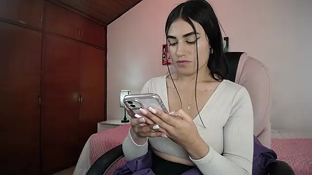 Snapshot of Alheli_16 chatting on March 19, 3:29 pm Alheli 16 online show from March 19, 3:29 pm