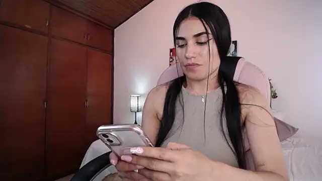 Snapshot of Alheli_16 chatting on March 21, 3:35 pm Alheli 16 online show from March 21, 3:35 pm