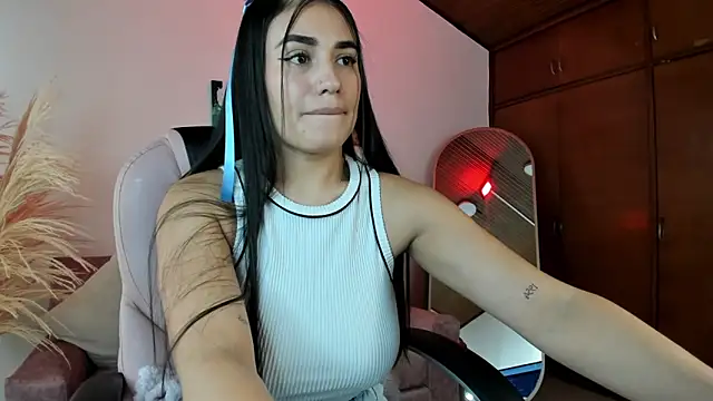 Snapshot of Alheli_16 chatting on November 9, 12:47 pm Alheli 16 online show from November 9, 12:47 pm