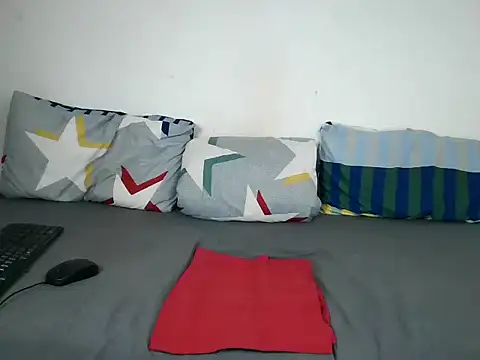 Snapshot of BIGTITTISXXX chatting on December 4, 9:51 am BIGTITTISXXX online show from December 4, 9:51 am