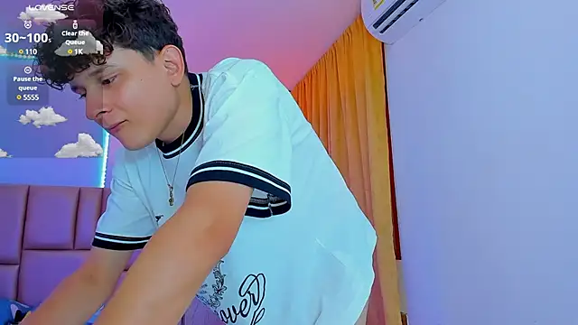 Nathan Bluee online show from March 11, 4:18 pm