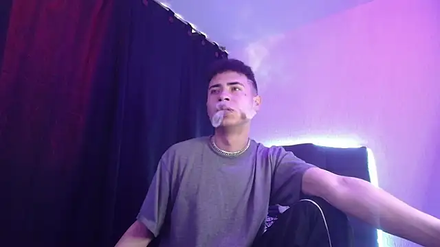 Snapshot of sexybat_twink chatting on December 14, 7:46 pm sexybat twink online show from December 14, 7:46 pm