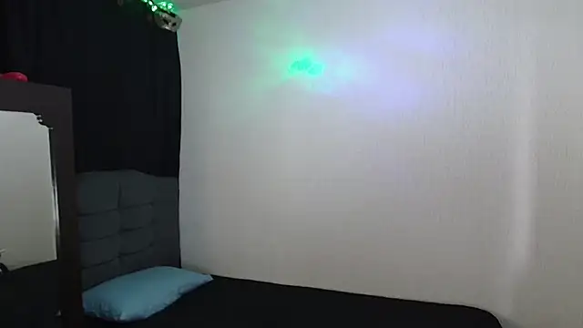 Snapshot of sexybat_twink chatting on February 2, 6:42 pm sexybat twink online show from February 2, 6:42 pm