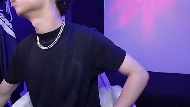 Snapshot of sexybat_twink chatting on February 12, 11:30 pm sexybat twink online show from February 12, 11:30 pm