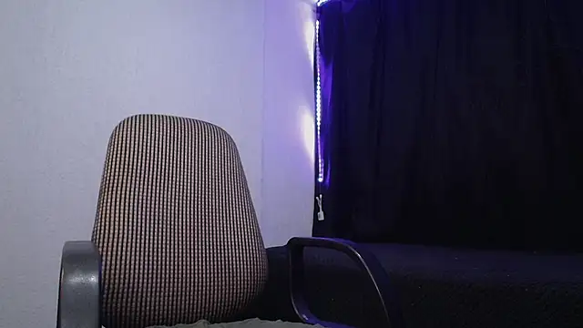 Snapshot of sexybat_twink chatting on March 15, 1:30 am sexybat twink online show from March 15, 1:30 am