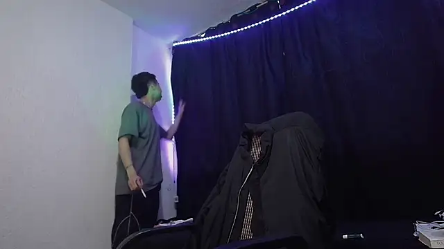 Snapshot of sexybat_twink chatting on March 17, 1:08 pm sexybat twink online show from March 17, 1:08 pm