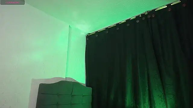 Snapshot of sexybat_twink chatting on September 27, 11:59 am sexybat twink online show from September 27, 11:59 am