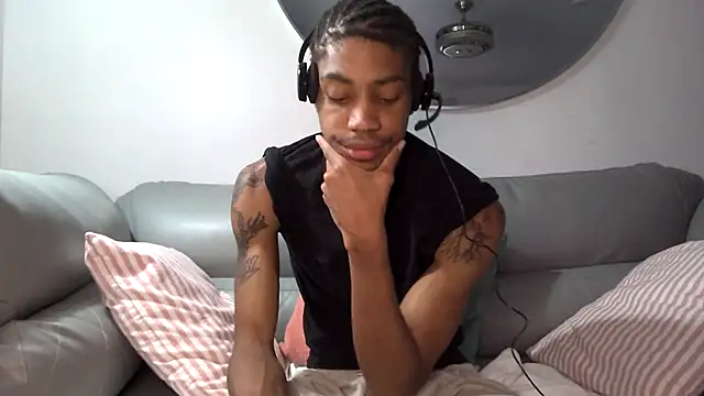 Skinnyblackman online show from October 6, 10:18 pm