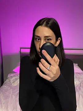 Sophiehii online show from December 14, 2:31 pm