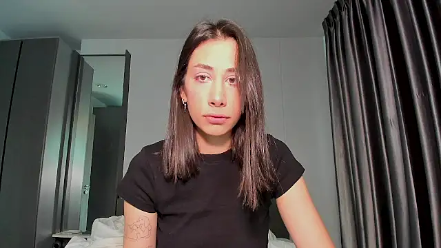 Sophiehii online show from January 14, 5:51 am