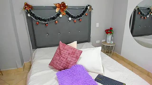 emma lye online show from December 31, 11:17 pm