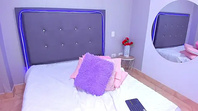 emma lye online show from January 26, 6:27 pm