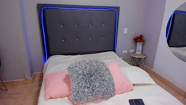 emma lye online show from February 23, 12:30 am