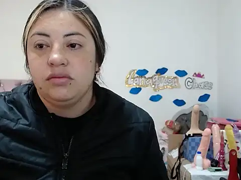 Snapshot of lanaqueen699 chatting on February 5, 12:06 pm lanaqueen699 online show from February 5, 12:06 pm