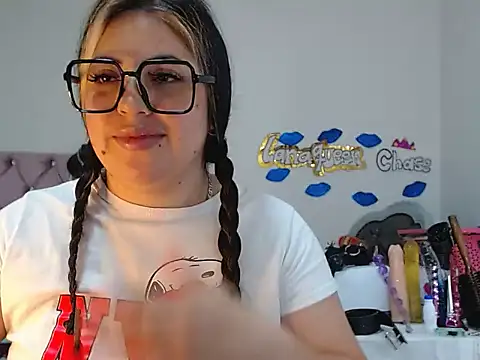 Snapshot of lanaqueen699 chatting on February 10, 3:21 pm lanaqueen699 online show from February 10, 3:21 pm