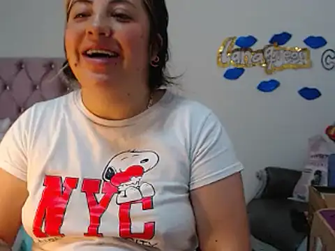 Snapshot of lanaqueen699 chatting on February 13, 3:56 pm lanaqueen699 online show from February 13, 3:56 pm