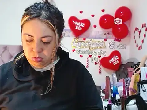 Snapshot of lanaqueen699 chatting on February 15, 12:22 pm lanaqueen699 online show from February 15, 12:22 pm