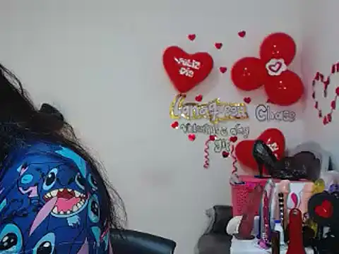 Snapshot of lanaqueen699 chatting on February 18, 6:15 pm lanaqueen699 online show from February 18, 6:15 pm