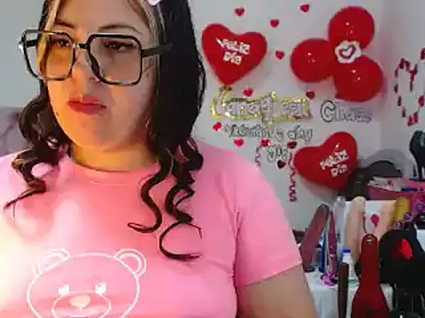 Snapshot of lanaqueen699 chatting on February 19, 3:38 pm lanaqueen699 online show from February 19, 3:38 pm