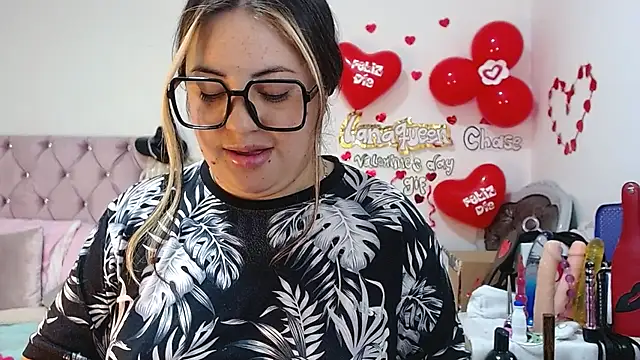 Snapshot of lanaqueen699 chatting on February 24, 6:47 pm lanaqueen699 online show from February 24, 6:47 pm