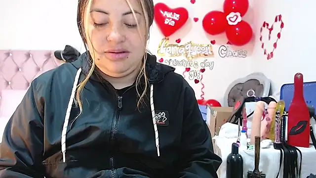 Snapshot of lanaqueen699 chatting on February 25, 12:24 pm lanaqueen699 online show from February 25, 12:24 pm