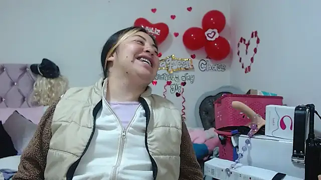 Snapshot of lanaqueen699 chatting on March 4, 12:22 pm lanaqueen699 online show from March 4, 12:22 pm