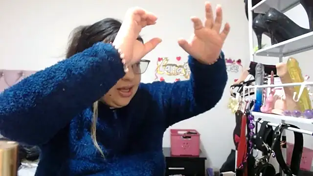 Snapshot of lanaqueen699 chatting on November 4, 12:15 pm lanaqueen699 online show from November 4, 12:15 pm