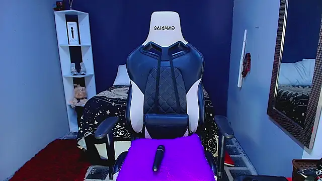 AmorMia online show from March 21, 10:50 pm