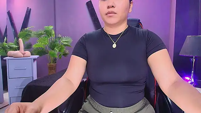 AmorMia online show from October 6, 7:33 pm