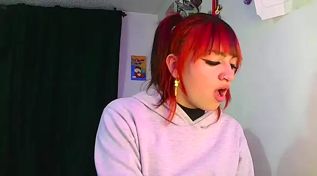 lucycherry   online show from January 22, 1:10 am