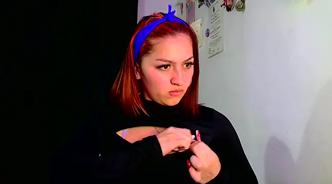 lucycherry   online show from February 5, 1:15 am