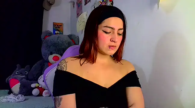 lucycherry   online show from March 11, 2:54 am