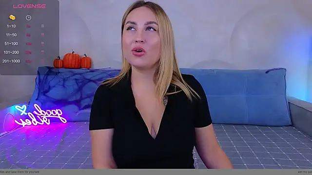 Snapshot of KisssAmmeli chatting on October 21, 1:01 pm KisssAmmeli online show from October 21, 1:01 pm