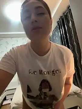 Snapshot of KisssAmmeli chatting on November 19, 2:50 pm KisssAmmeli online show from November 19, 2:50 pm