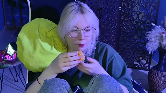 NancyMartinez online show from March 7, 11:18 am