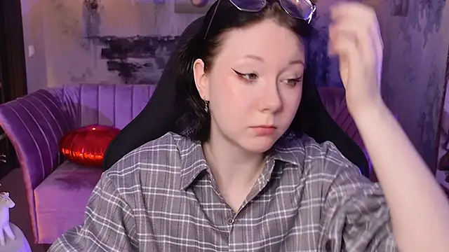 NancyMartinez online show from October 17, 9:12 am