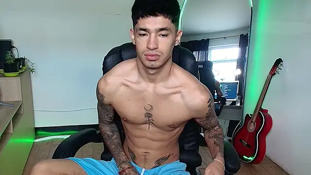 Damon  333 online show from November 18, 6:12 pm