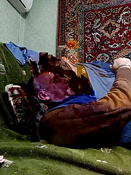 Pineapple04 online show from October 5, 6:28 pm