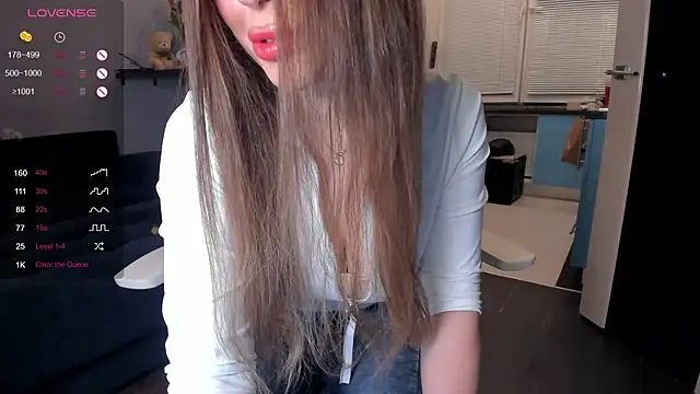 wwildfox online show from March 12, 7:49 pm