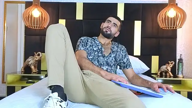 Ethan  Walker online show from November 6, 7:37 pm