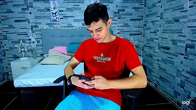 Snapshot of ADAM_HOT chatting on September 15, 9:04 pm ADAM HOT online show from September 15, 9:04 pm